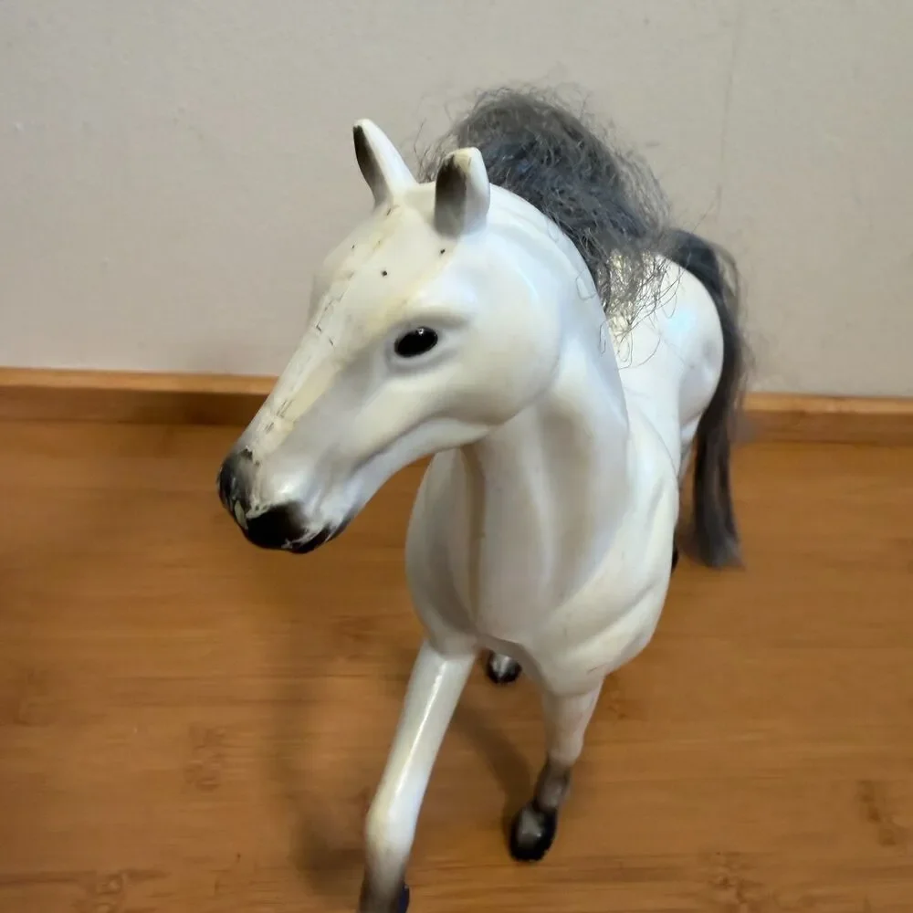 Vintage 1993 Kid Kore Horse White Gray Mane Tail Model Horse 9